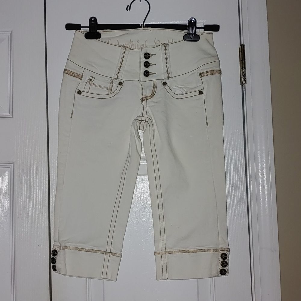 Industrial Cotton white bermuda jean shorts Sz 1 NWOT